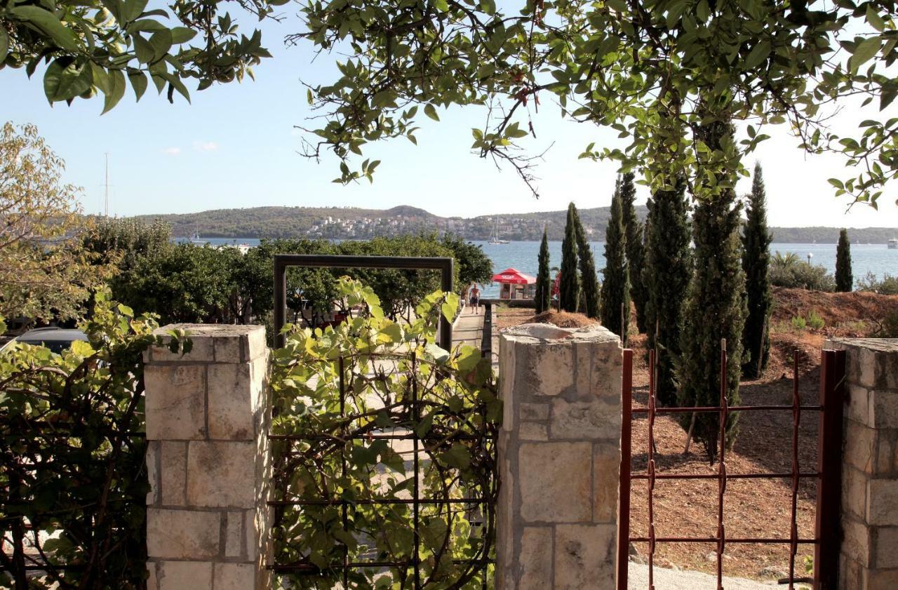 Vila Nataly Trogir Eksteriør billede